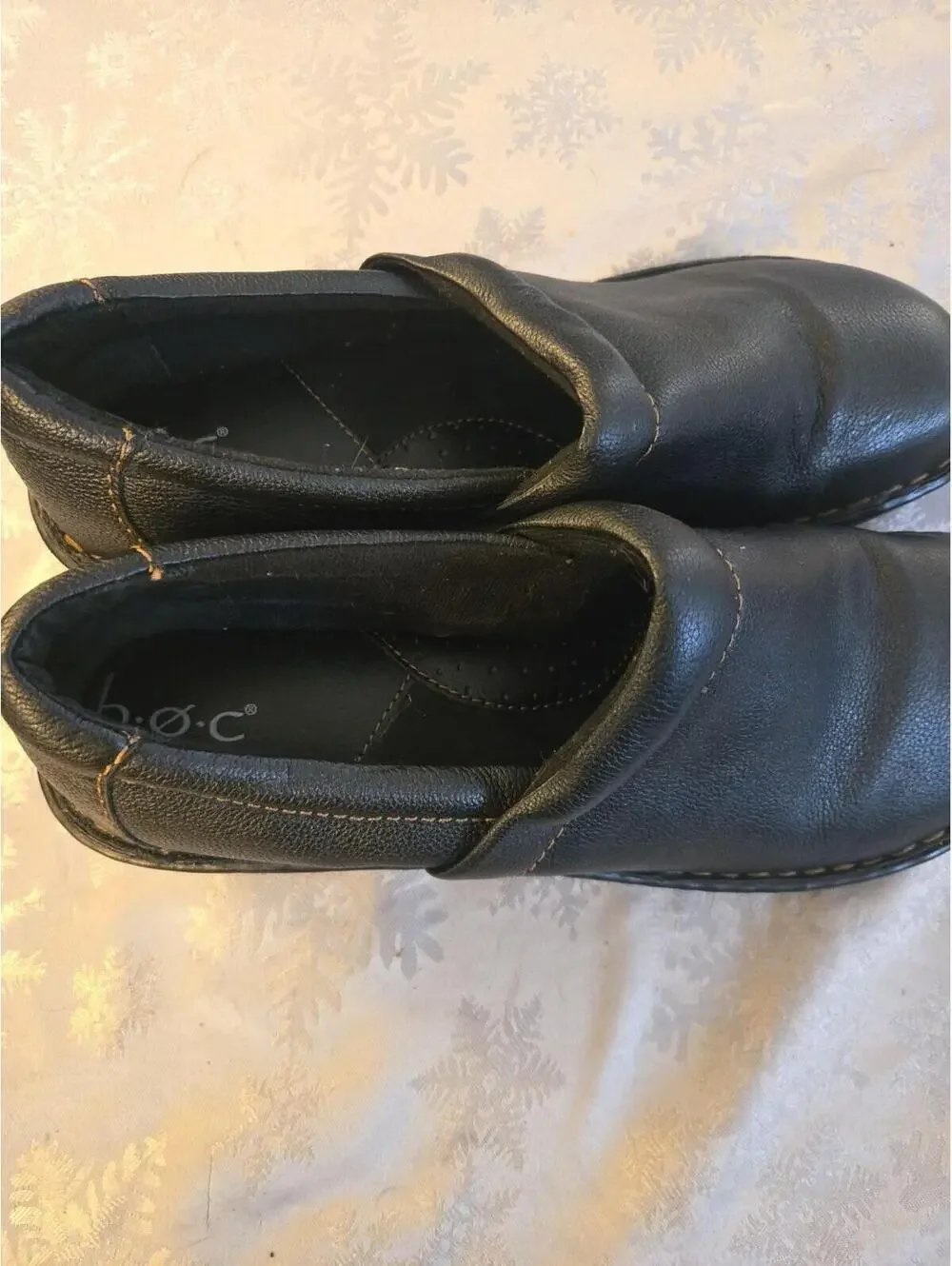 B.O.C. Women's Black Leather Comfort Clogs, Size 11M - Picture 3 of 5